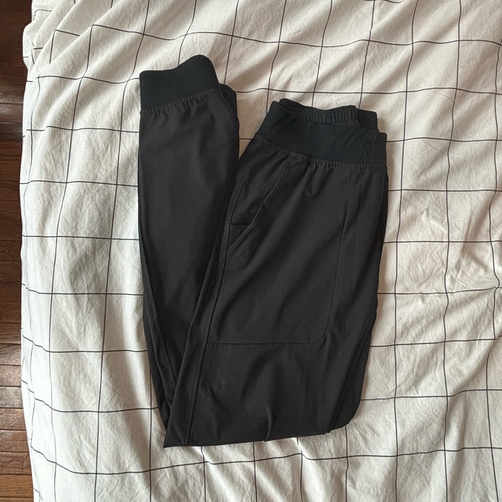 Lululemon Size M ABC Joggers in Black (Length 30”)